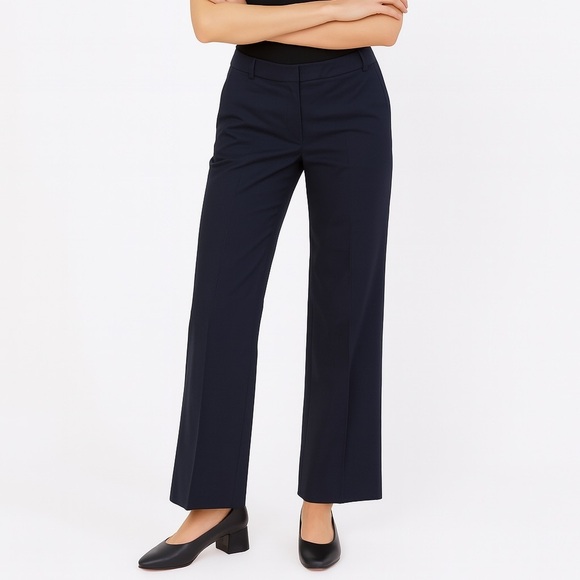 Banana Republic Pants - Women’s Banana Republic Pants 10 Short